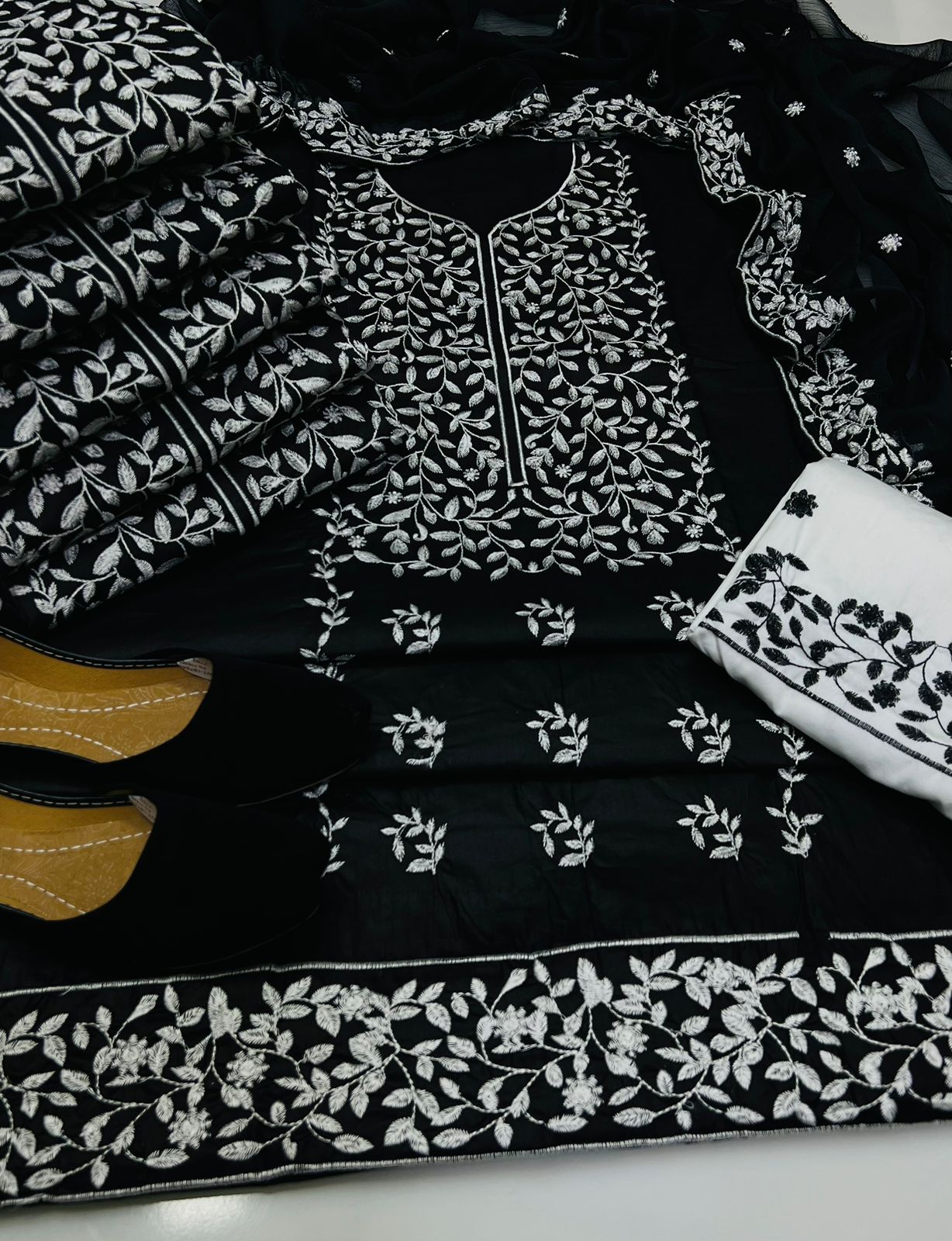4pc Black Embroidered Dress Black/White (Khussa Gift)