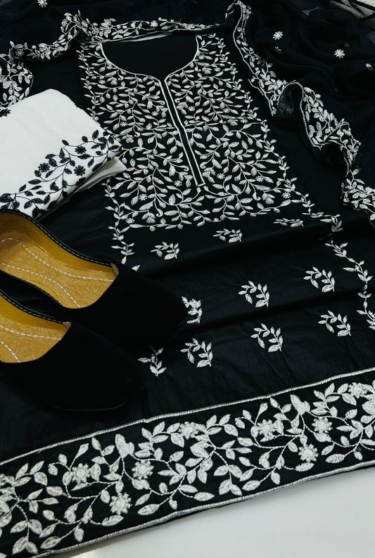 4pc Black Embroidered Dress Black/White (Khussa Gift)