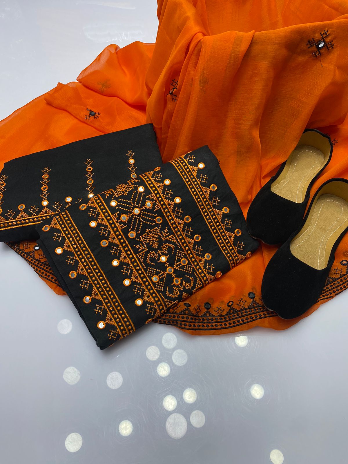 4pc Embroidered Dress Black/Grey (Khussa Gift)